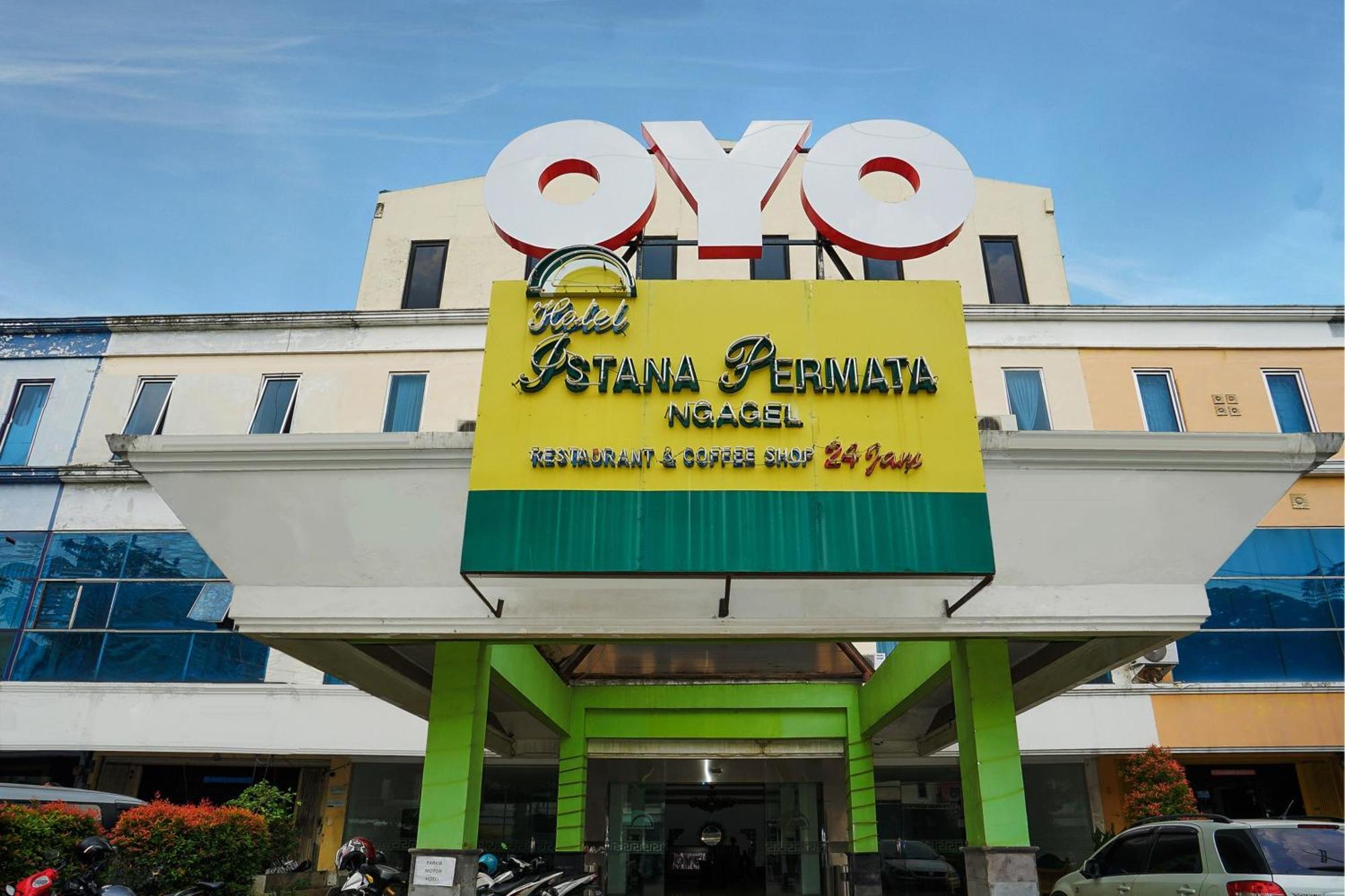 Hotel Istana Permata Ngagel 3*