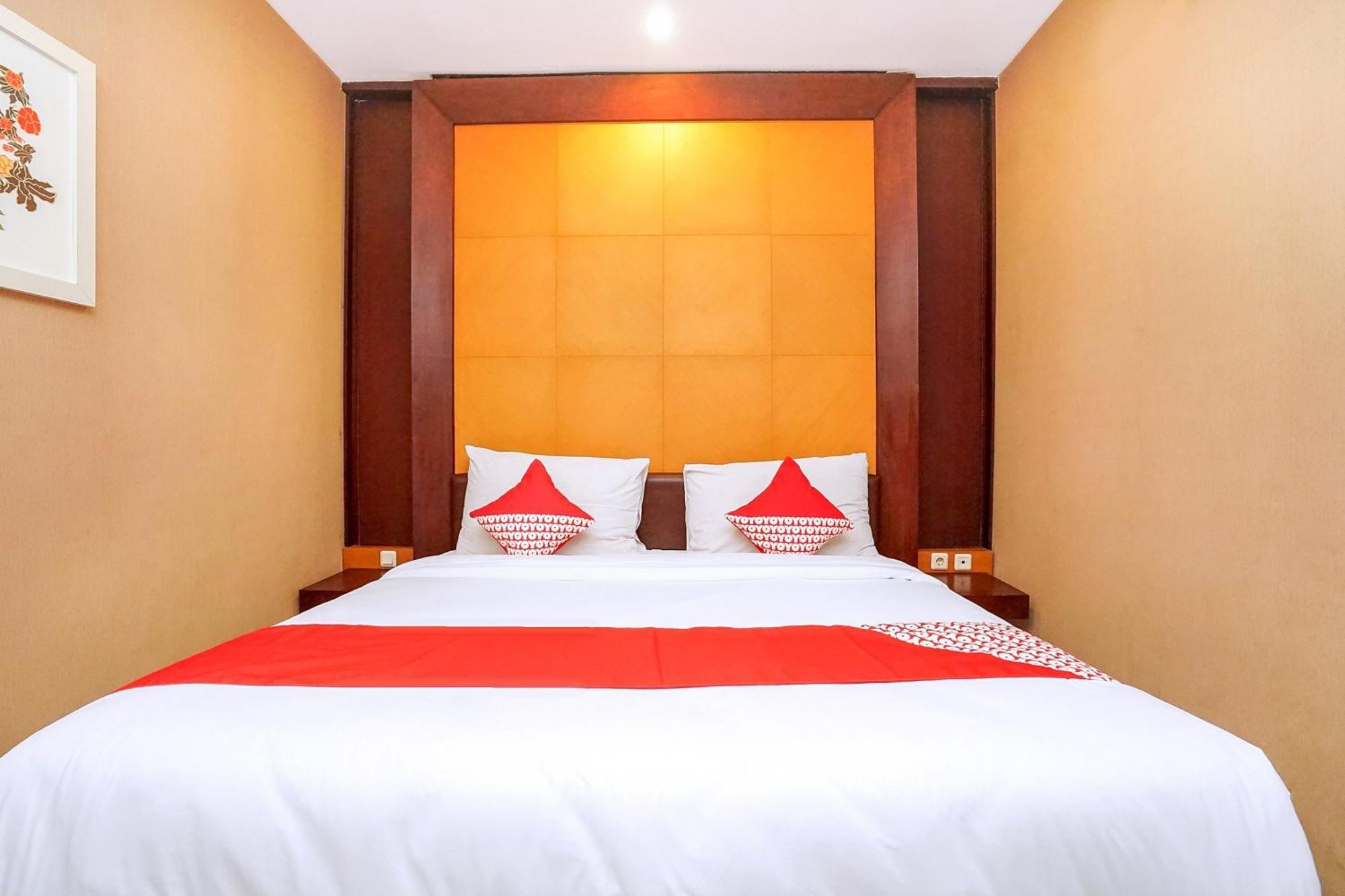 Istana Permata Ngagel 3*