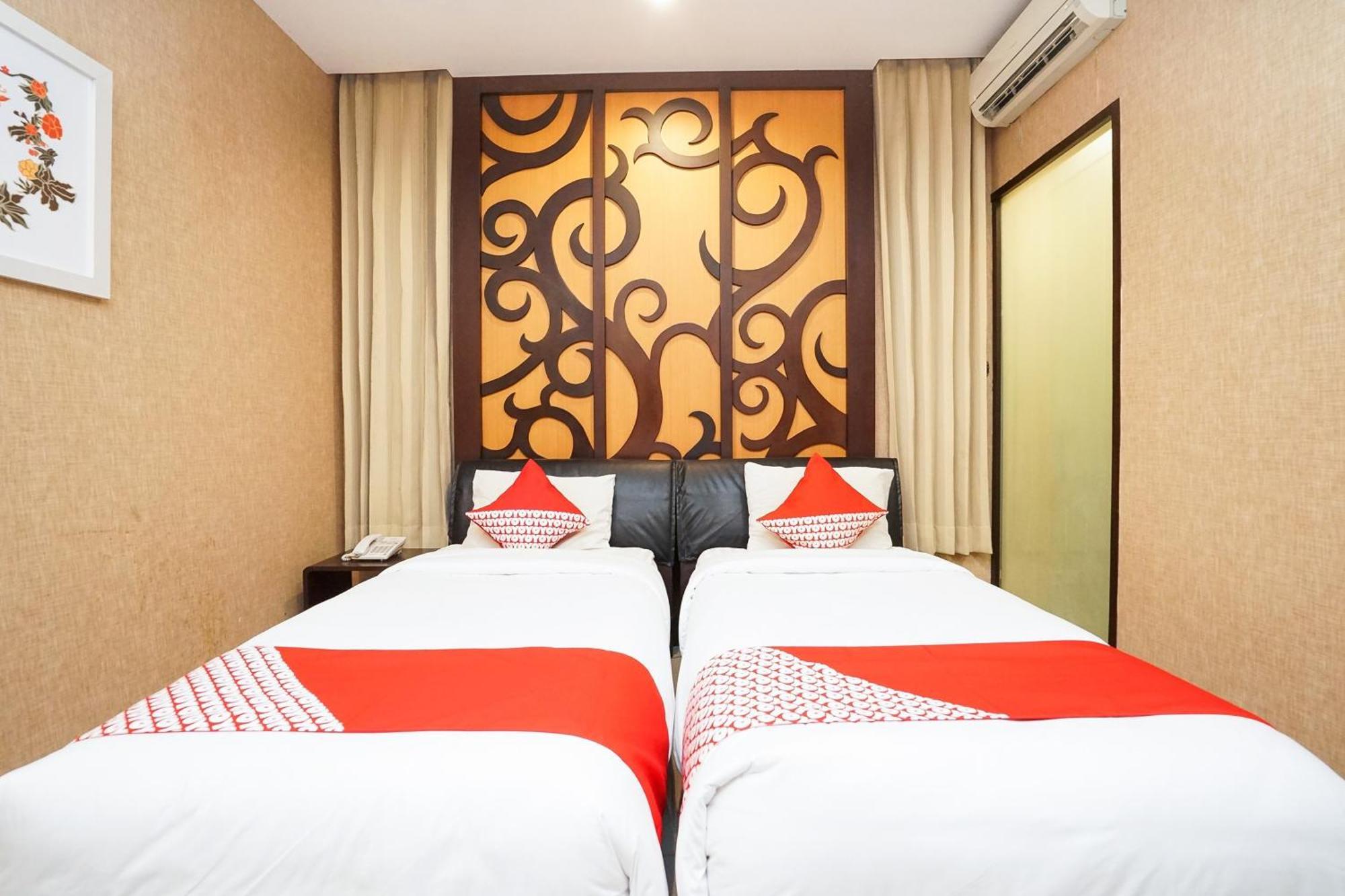 Istana Permata Ngagel Hotel 3*
